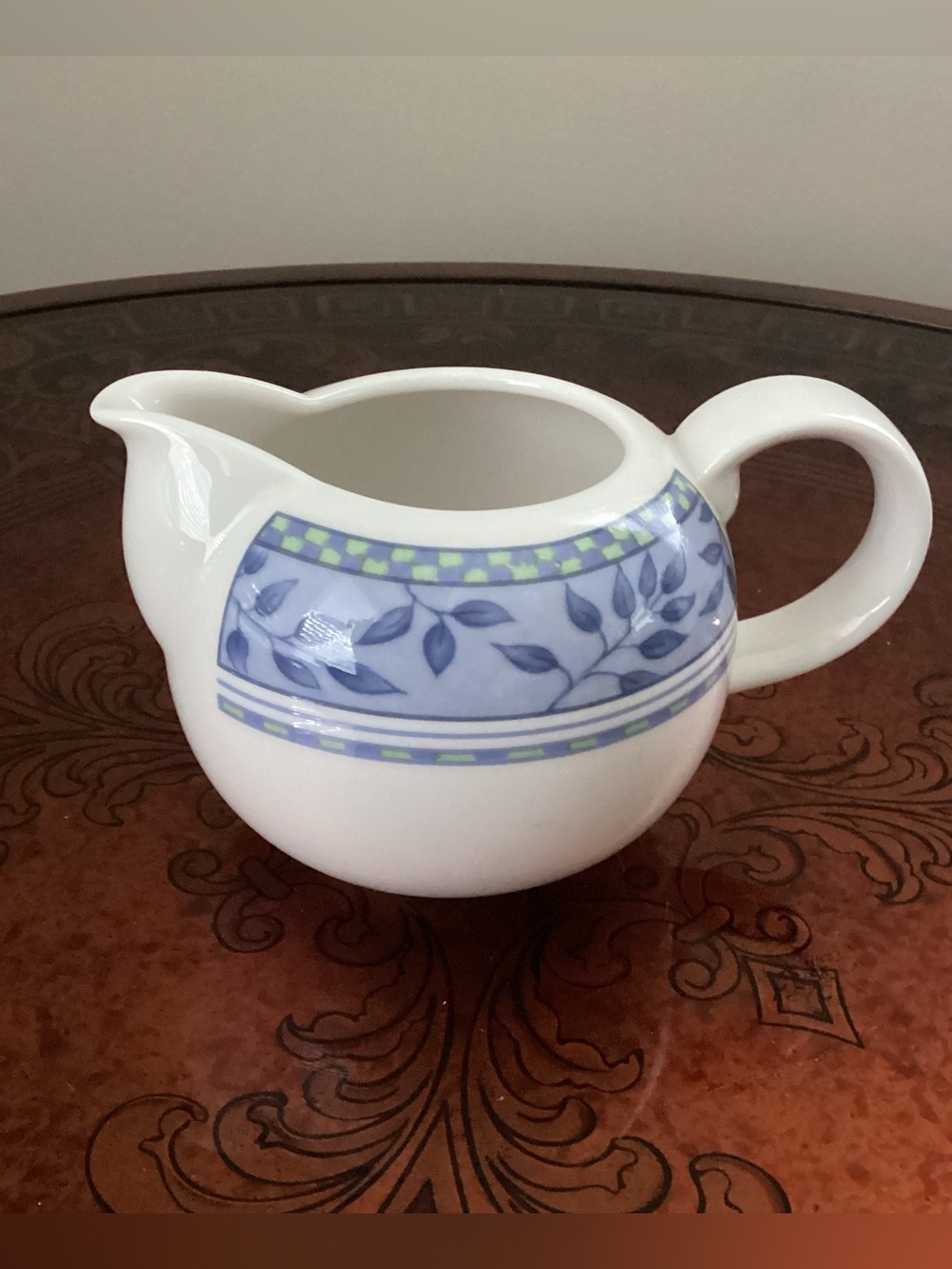 Royal Doulton Expressions Rivoli Fine China Creamer
